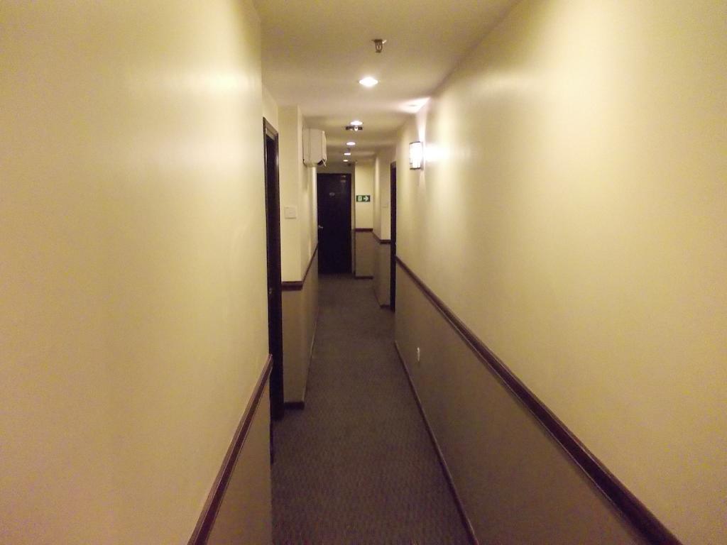 Hotel Sri Sutra - Bandar Sunway 3 Петалинг Джая Екстериор снимка