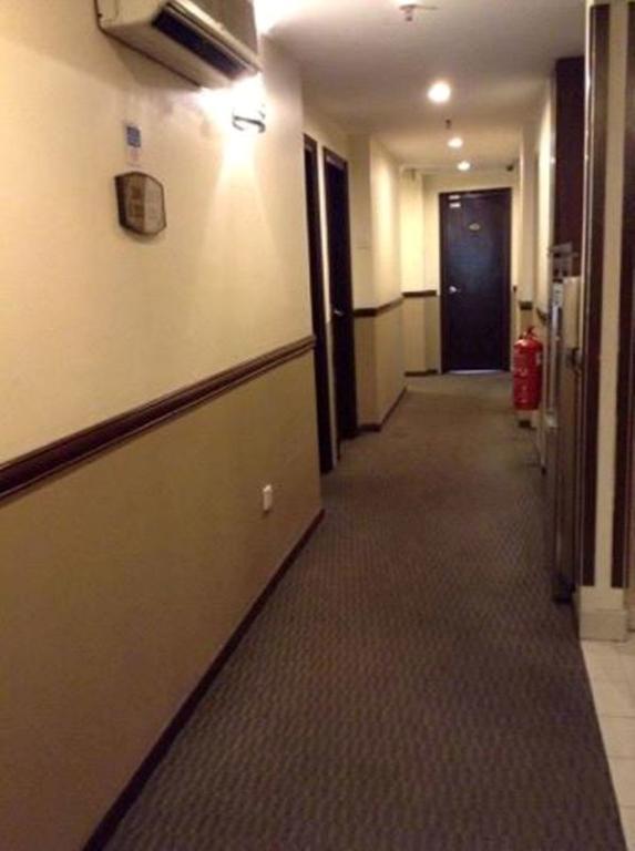 Hotel Sri Sutra - Bandar Sunway 3 Петалинг Джая Екстериор снимка