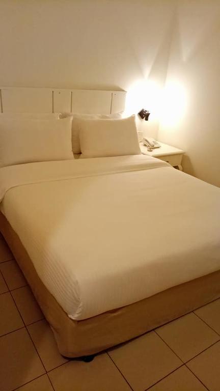 Hotel Sri Sutra - Bandar Sunway 3 Петалинг Джая Екстериор снимка