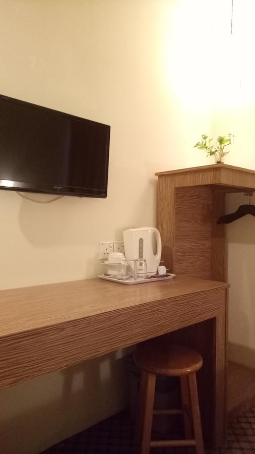Hotel Sri Sutra - Bandar Sunway 3 Петалинг Джая Екстериор снимка