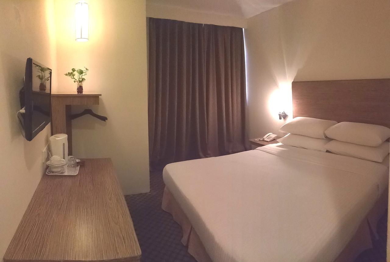Hotel Sri Sutra - Bandar Sunway 3 Петалинг Джая Екстериор снимка