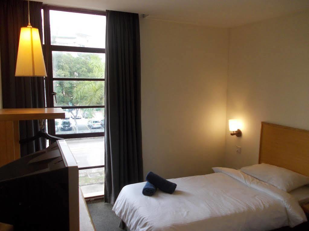 Hotel Sri Sutra - Bandar Sunway 3 Петалинг Джая Екстериор снимка