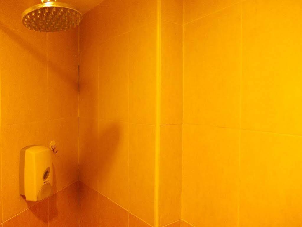 Hotel Sri Sutra - Bandar Sunway 3 Петалинг Джая Екстериор снимка